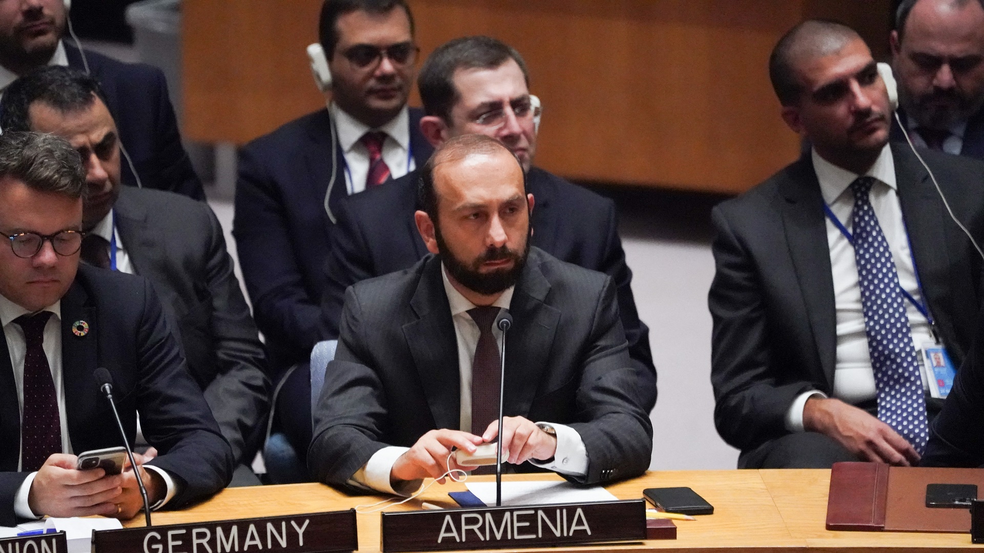 Image for the title: Karabakh rebels negotiate withdrawing their forces 