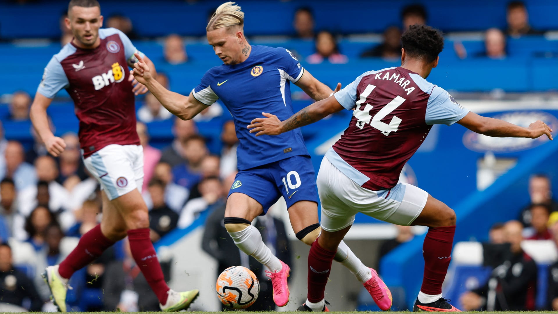 Image for the title: Aston Villa win 1-0 at 10-man Chelsea 