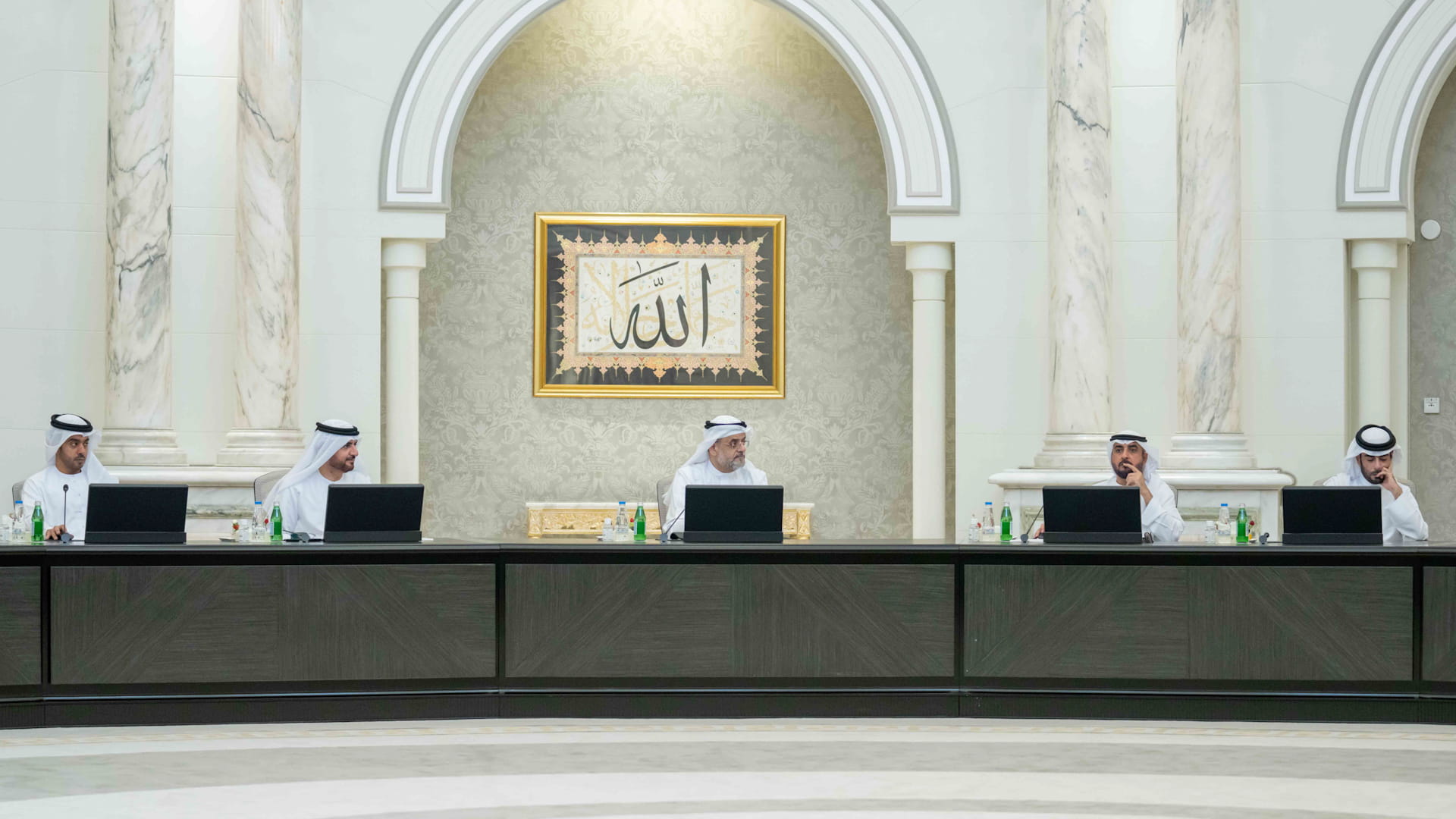 Image for the title: SEC extends outsourcing documentation services of trade companies 