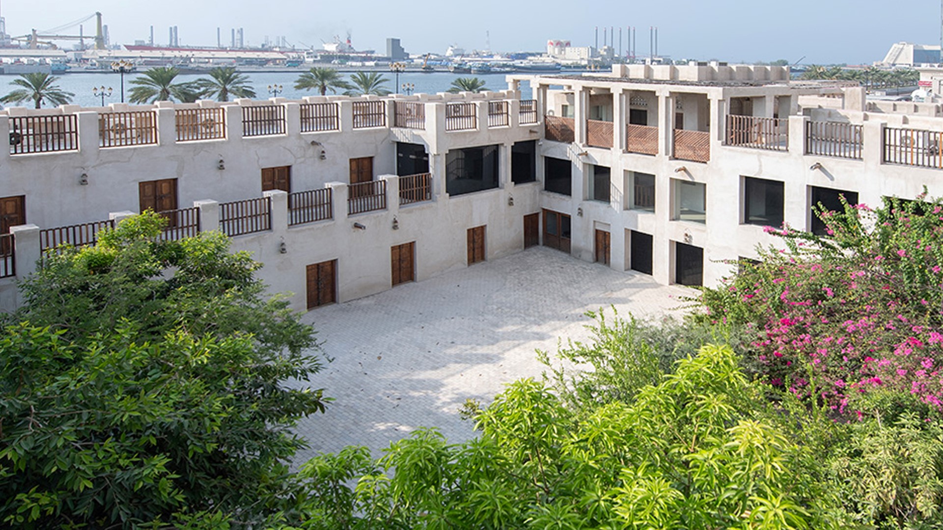 صورة بعنوان: مؤسسة الشارقة للفنون تعلن برنامج الموسم الثاني من "عروض الشارقة" 