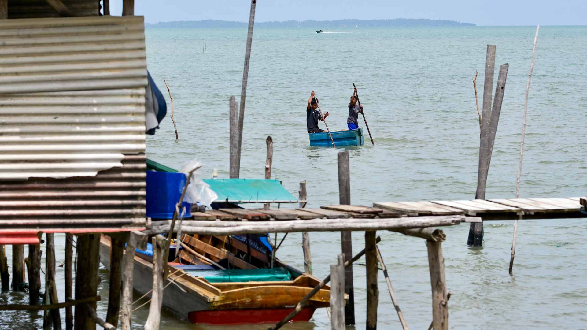 Image for the title: Indonesians resist eviction for China-backed project 