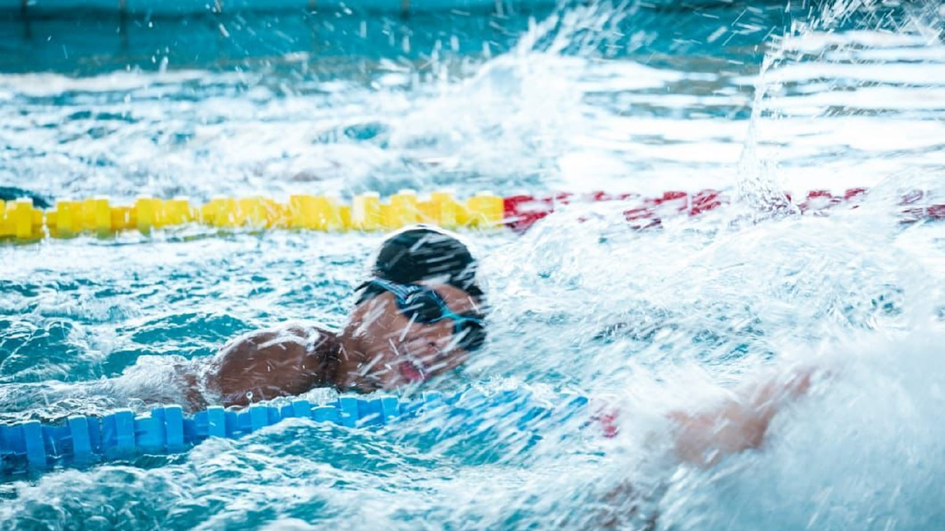صورة بعنوان: سباح الحمرية حمد الشحي يشيد بدعم مجلس الشارقة الرياضي 