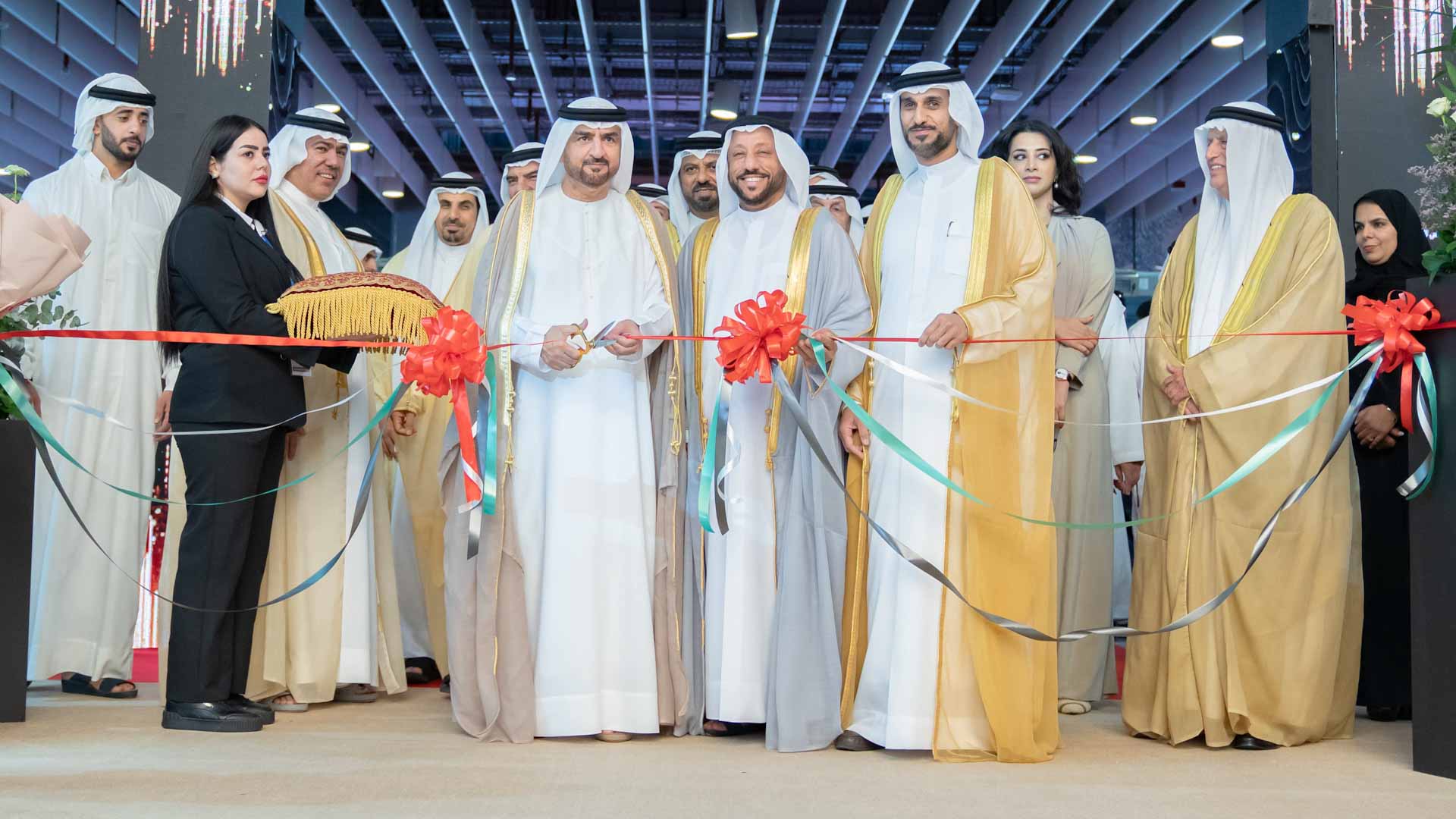 صورة بعنوان: عبد الله بن سالم يفتتح معرض الشرق الأوسط للساعات والمجوهرات  