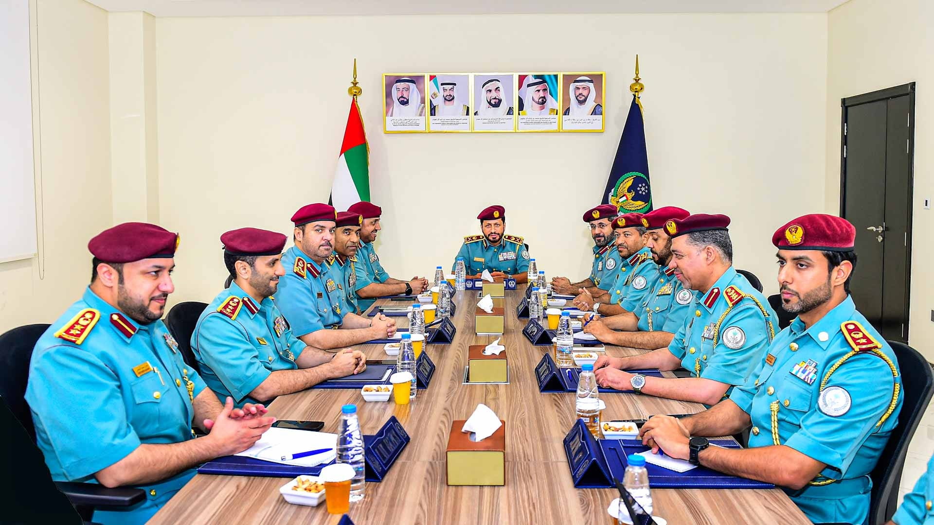 صورة بعنوان: اللواء الشامسي يترأس اجتماع القيادة العليا التاسع بشرطة الشارقة  