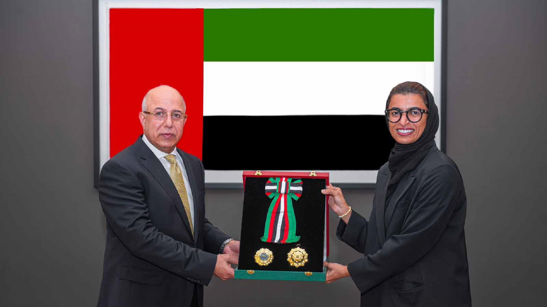 Image for the title: UAE confers Medal of Independence on Ambassador of Hungary 