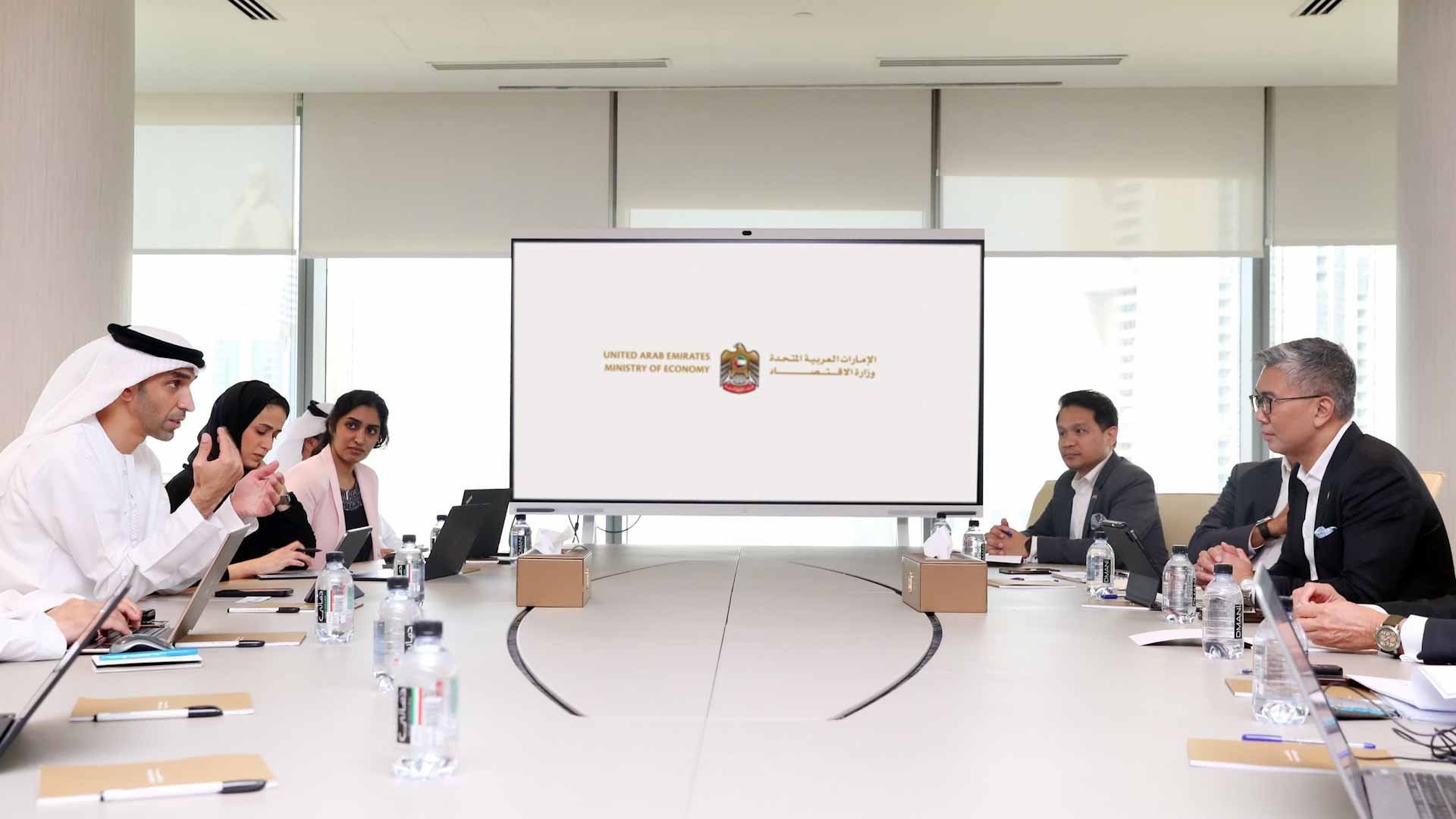 صورة بعنوان: الإمارات وماليزيا تبحثان توفير الفرص لمجتمعي الأعمال في البلدين 