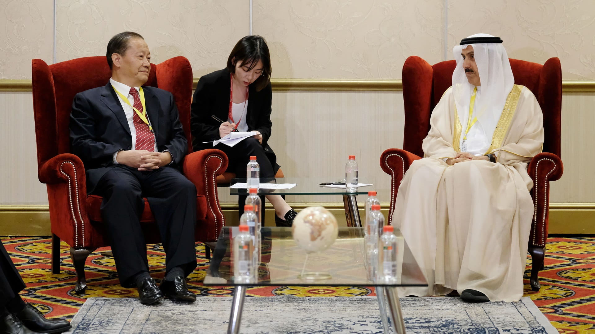 Image for the title: UAE, China discuss enhancing parliamentary cooperation 