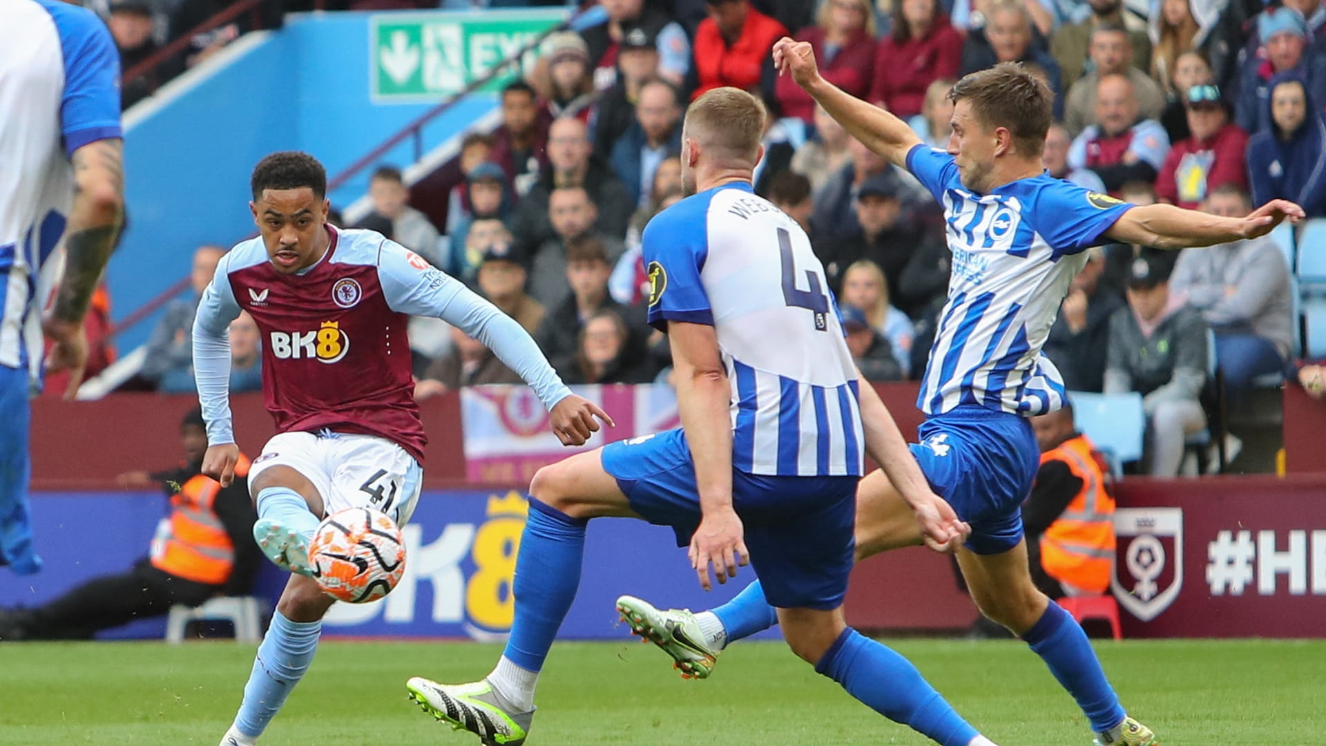 صورة بعنوان: أستون فيلا يمطر شباك برايتون بسداسية في الدوري الإنجليزي 