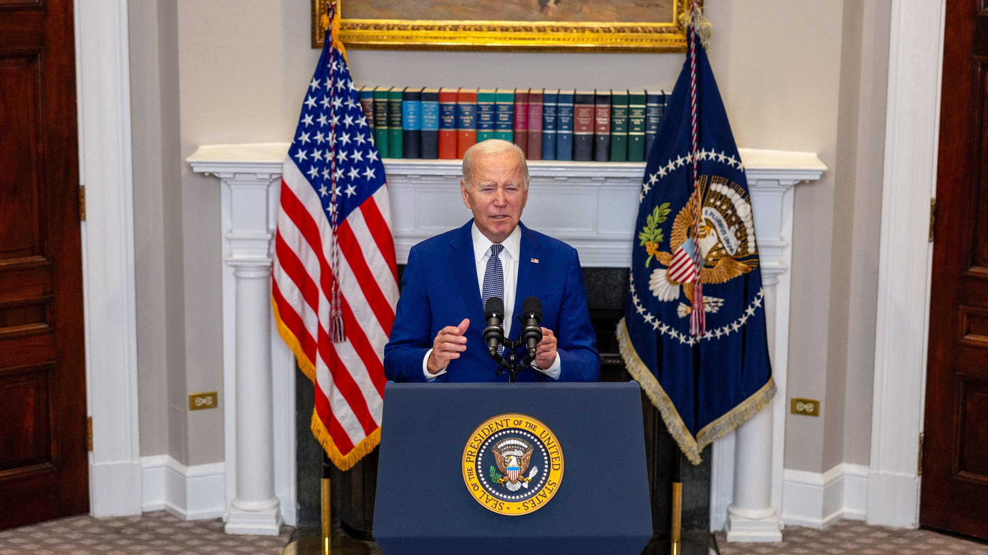 Image for the title: Biden vows Ukraine support, urges Republicans to stop 'games' 