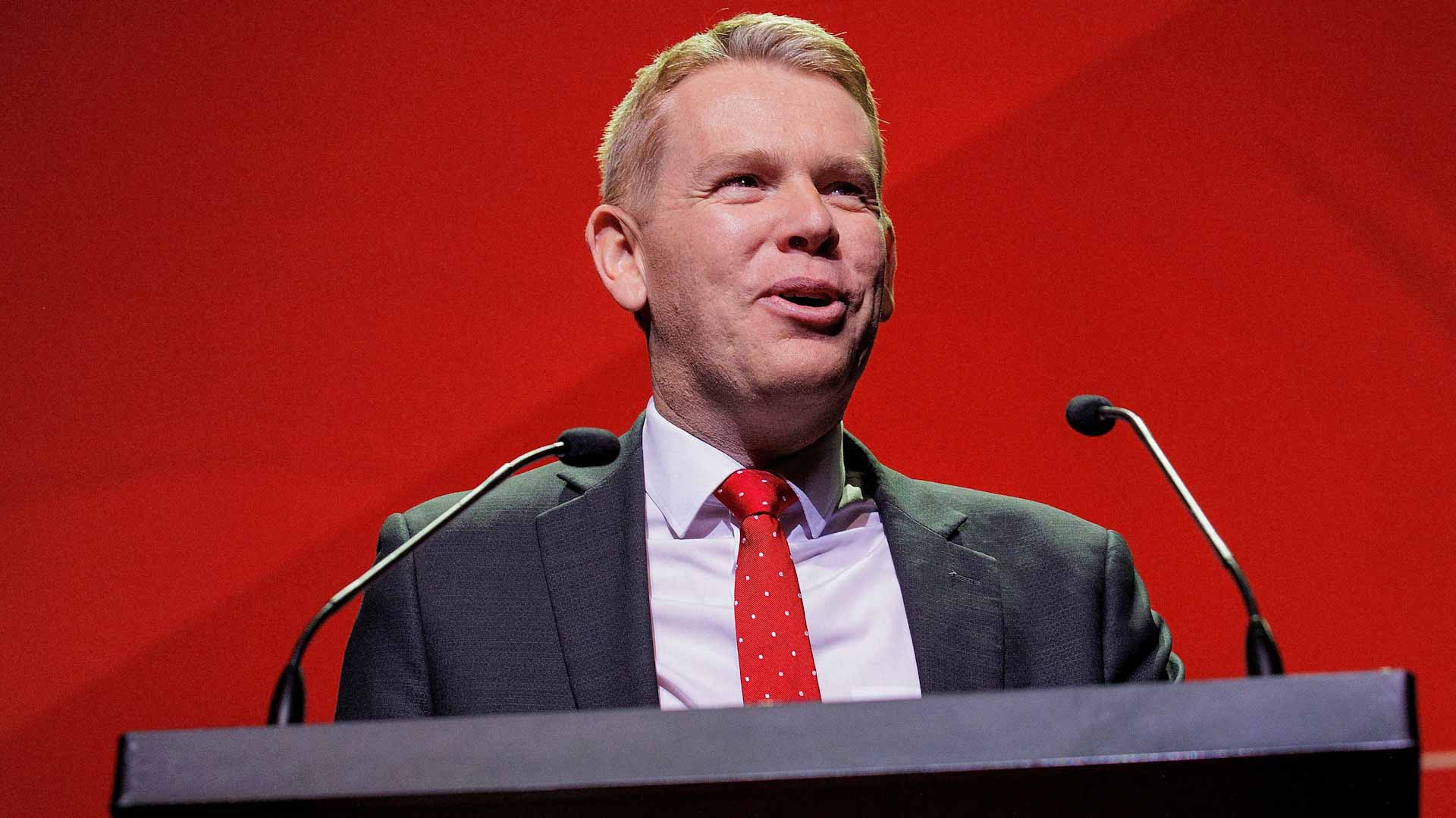 صورة بعنوان: قبل الانتخابات بأسبوعين...رئيس وزراء نيوزيلندا يُصاب بكوفيد-19  