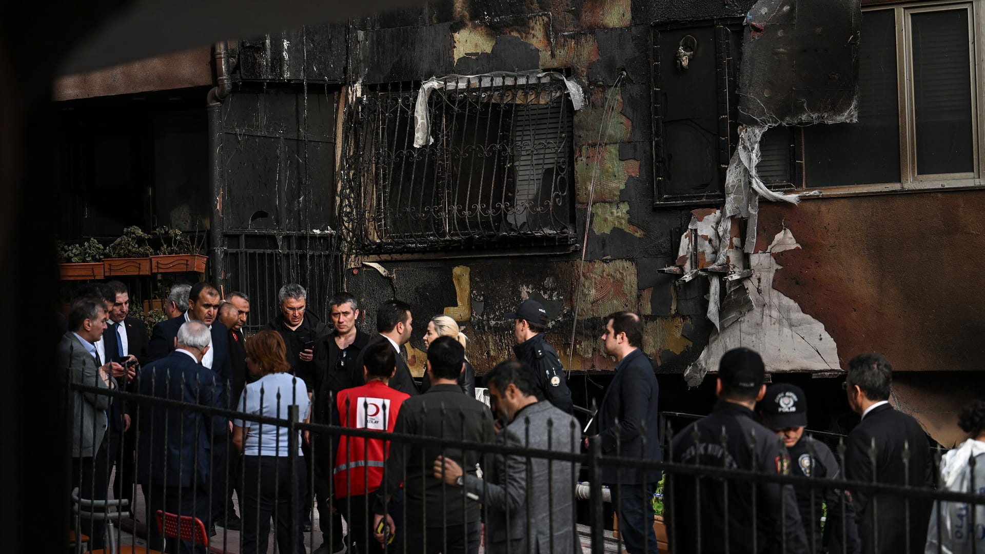 صورة بعنوان: تركيا: مقتل 29 شخصاً بحريق في مبنى سكني بإسطنبول 