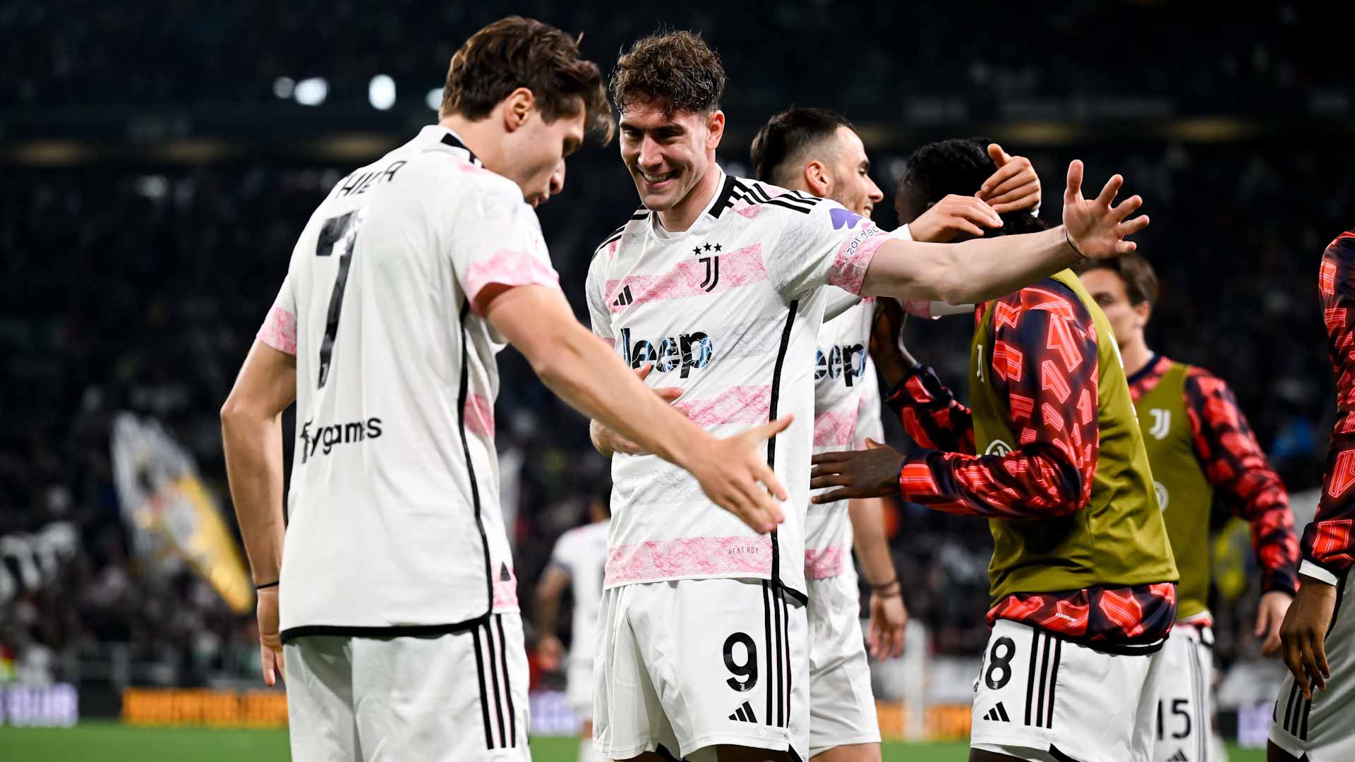 صورة بعنوان: يوفنتوس يضع قدماً في نهائي كأس إيطاليا لكرة القدم    