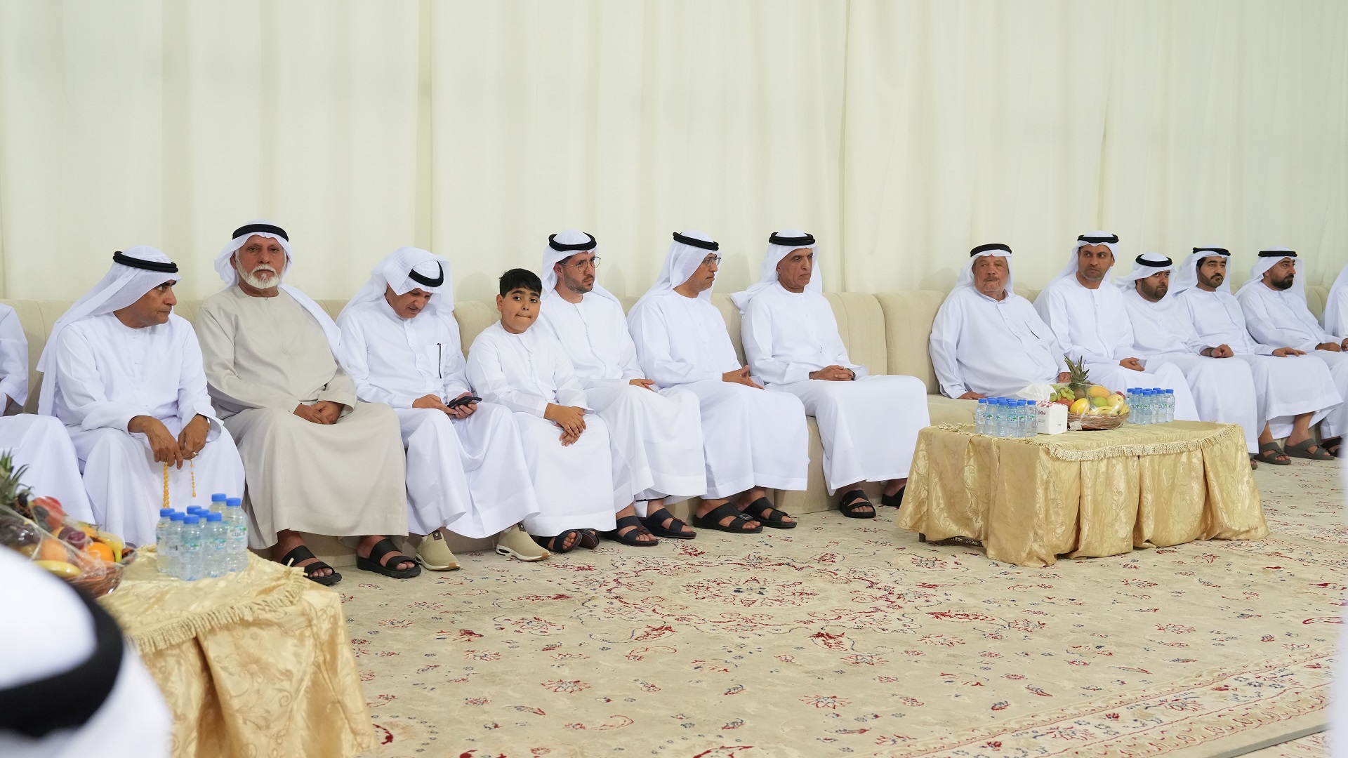 صورة بعنوان: سعود بن صقر يعزي بوفاة النعيمي والأحمد 