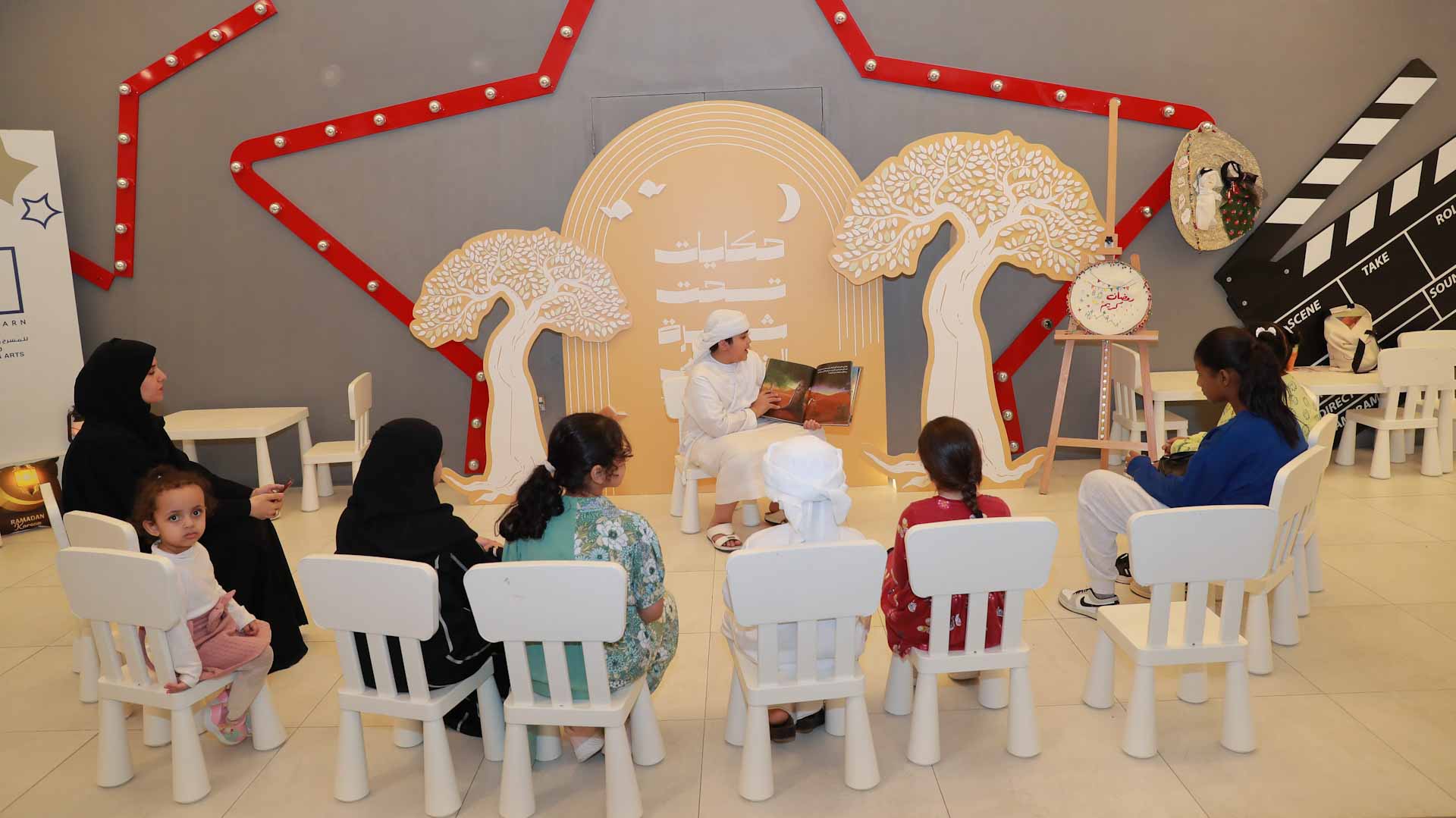 صورة بعنوان: ربع قرن تختتم فعالية "حكايات تحت شجرة الغاف" 