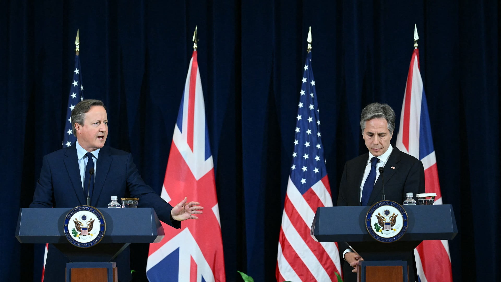 Image for the title: UK's Cameron: Position on arms sales to Israel unchanged 