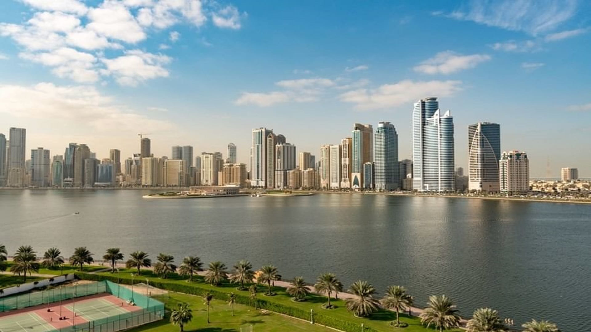 صورة بعنوان: طقس الجمعة صحو إلى غائم جزئياً بوجه عام بسحب ركامية شرقية 