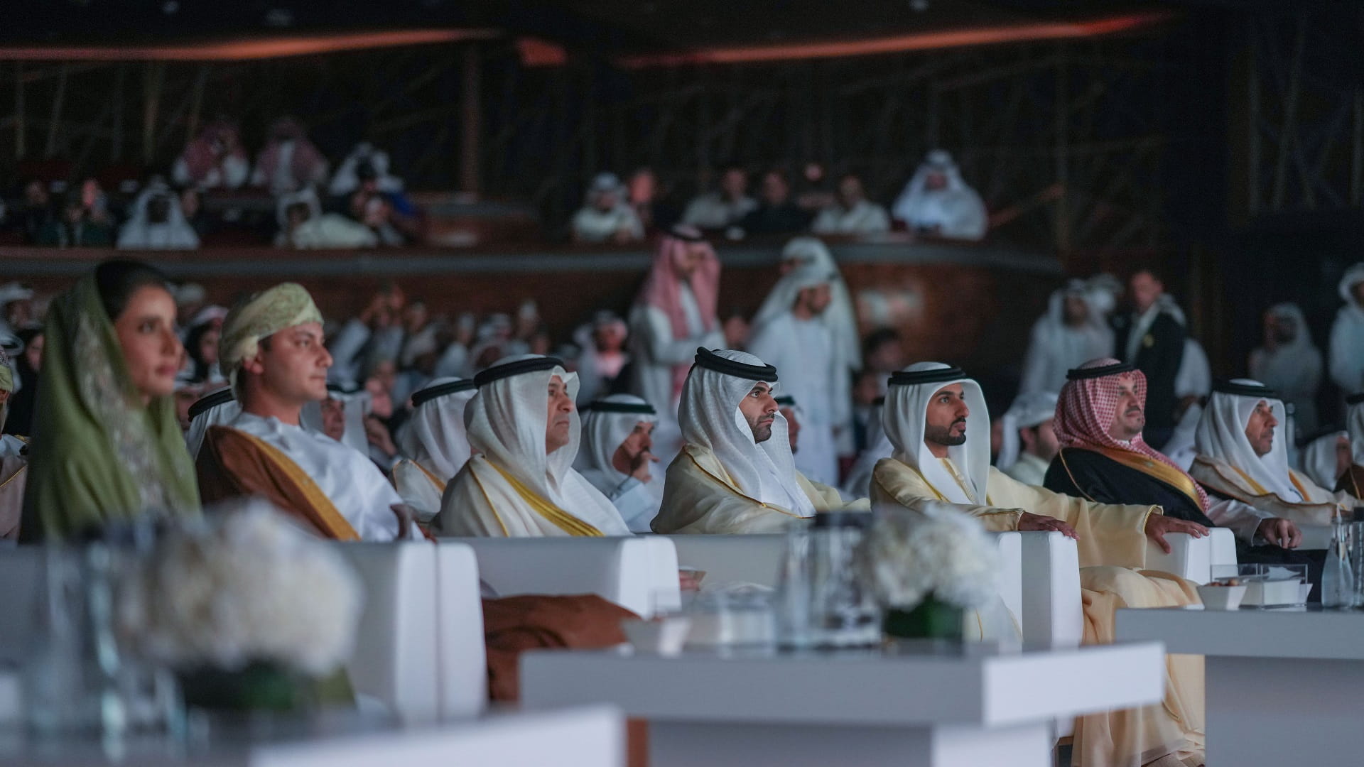 صورة بعنوان: منصور بن محمد يشهد الافتتاح الرسمي لدورة الألعاب الخليجية للشباب 