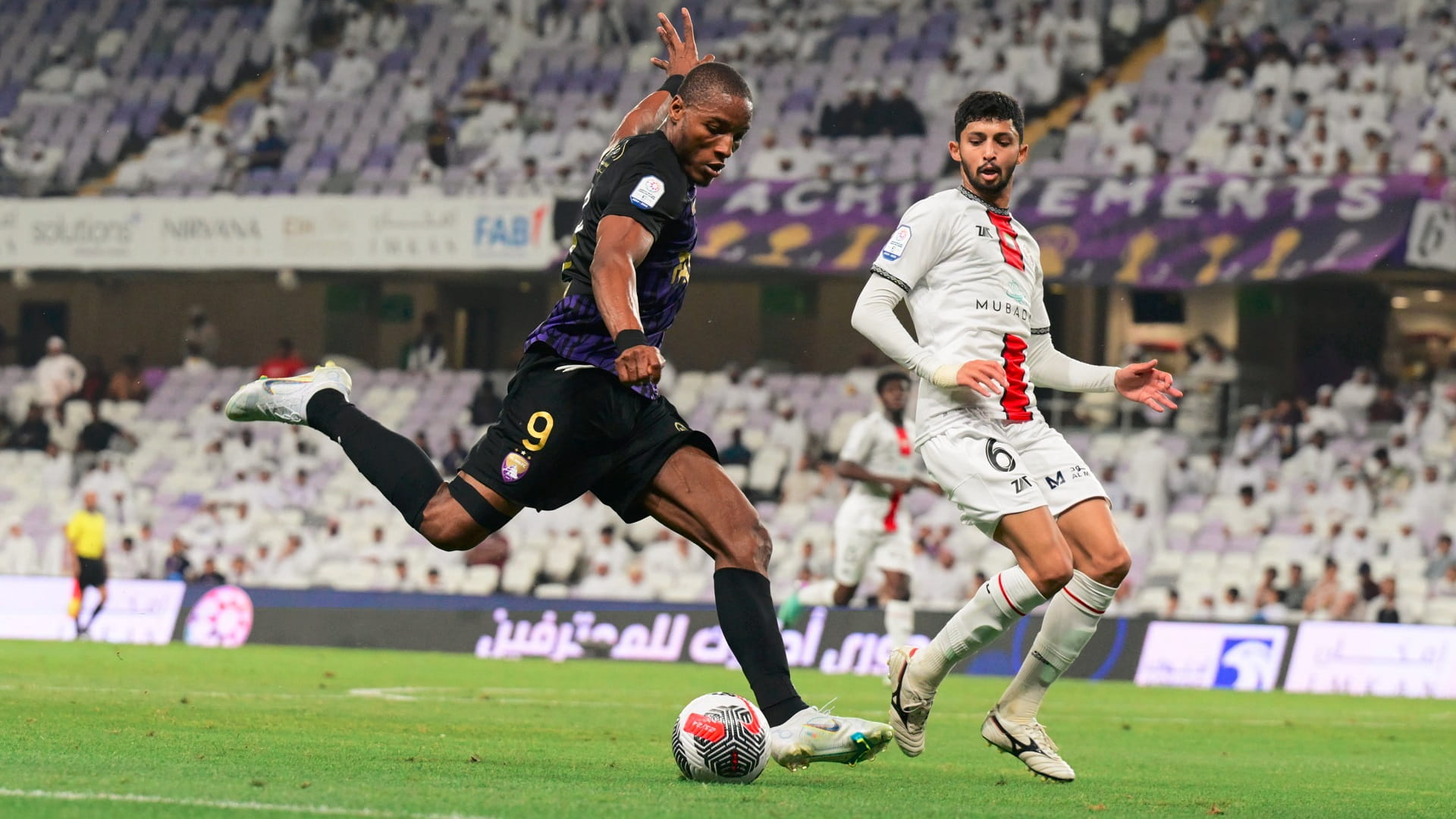 صورة بعنوان: العين والجزيرة يتعادلان في لقاء مؤجل من دوري أدنوك للمحترفين 