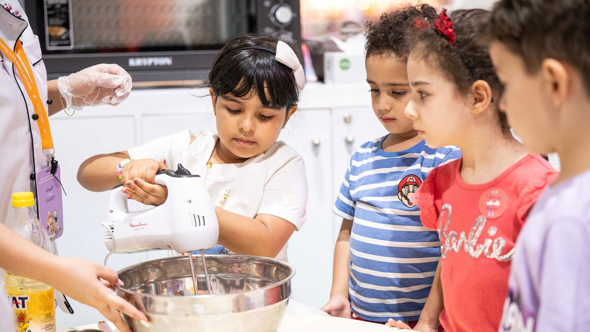 صورة بعنوان: مغامرات شيقة تستكشف عالم الطهي بمهرجان الشارقة القرائي للطفل 2024 