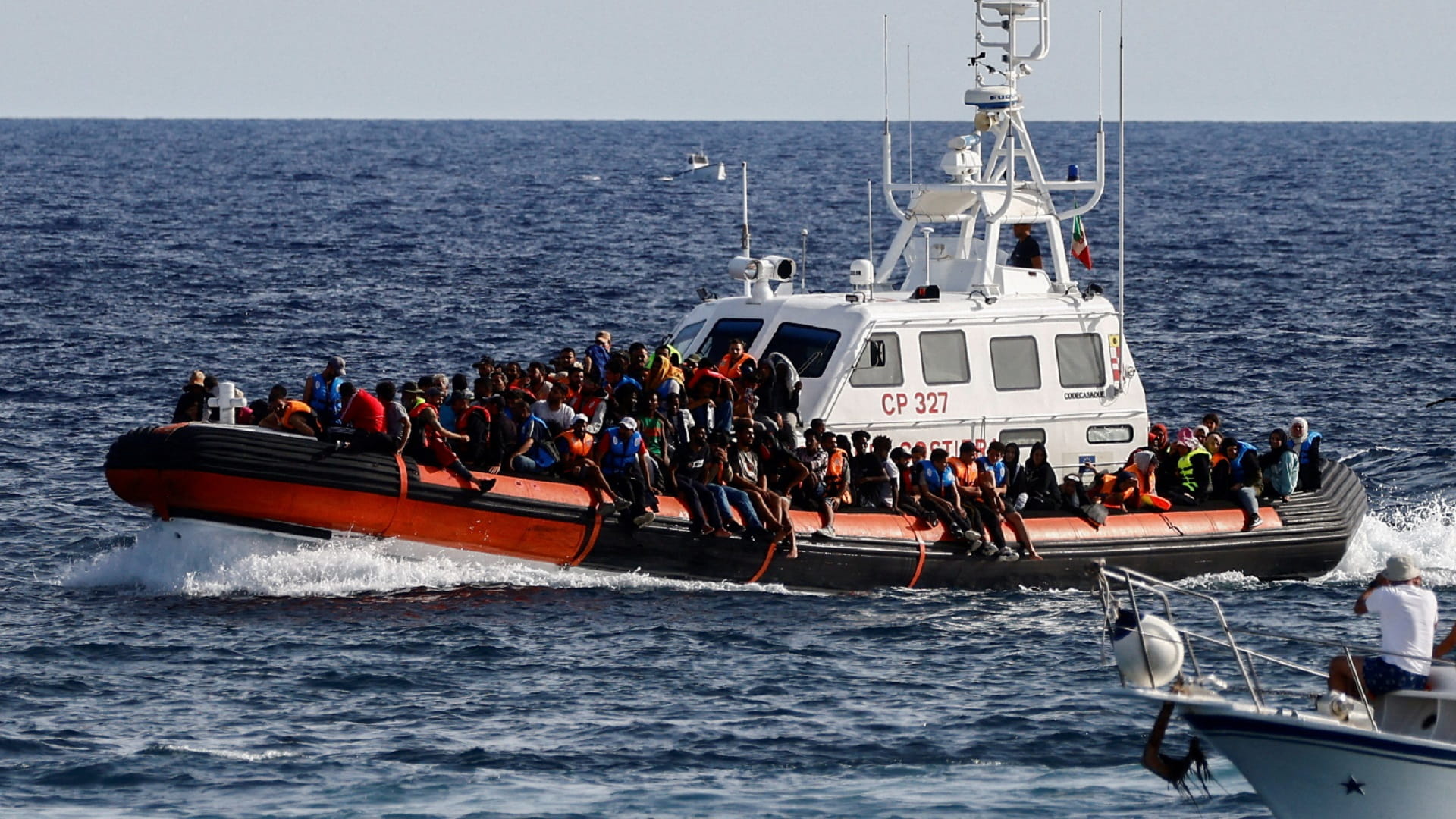 صورة بعنوان: مخاوف أممية من غرق 45 مهاجراً بانقلاب قارب في البحر المتوسط 