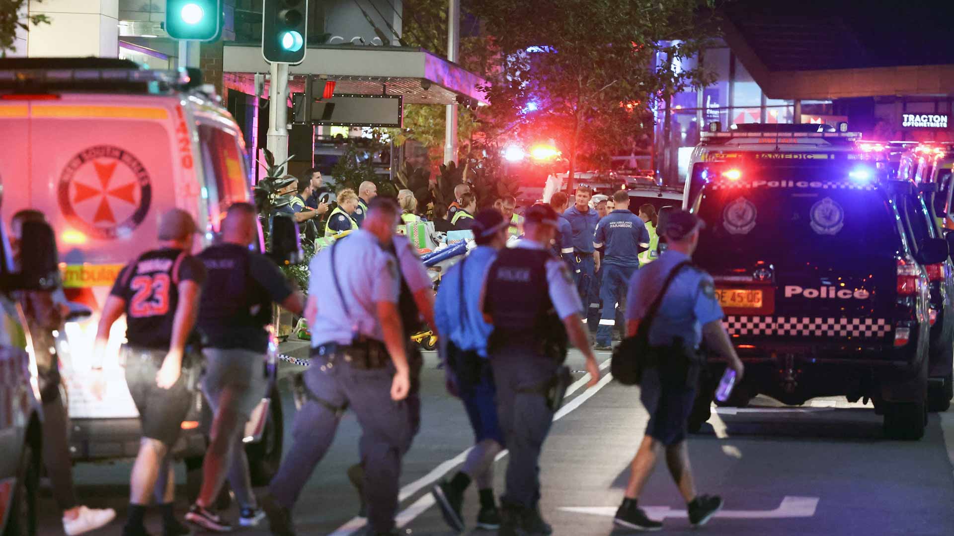 صورة بعنوان: في سيدني..مسلح بسكين يقتل 6 من رواد مركز تجاري ويصيب 8 بجراح 