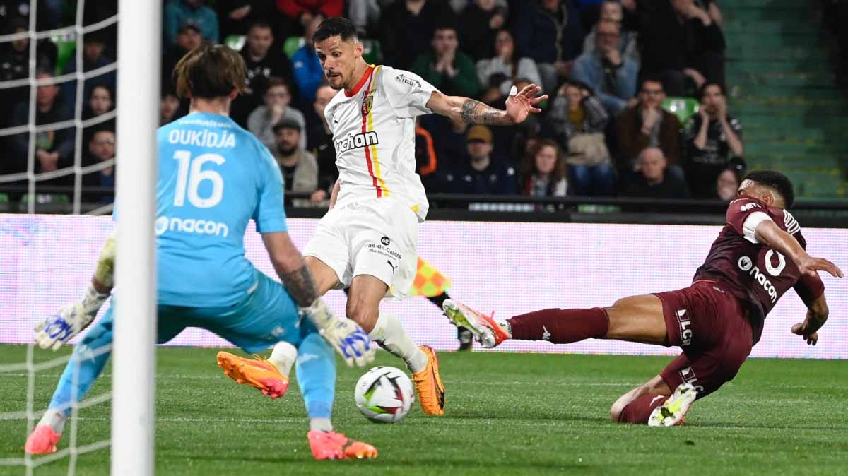 صورة بعنوان: ميتز ينعش آماله في البقاء بدوري الأضواء الفرنسي 