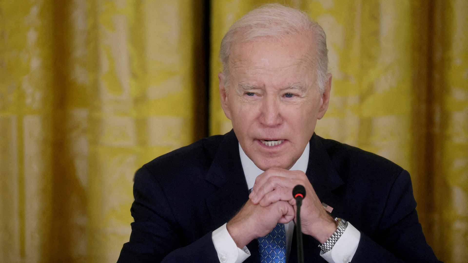 Image for the title: Biden renews Ukraine aid plea as Czech PM visits 