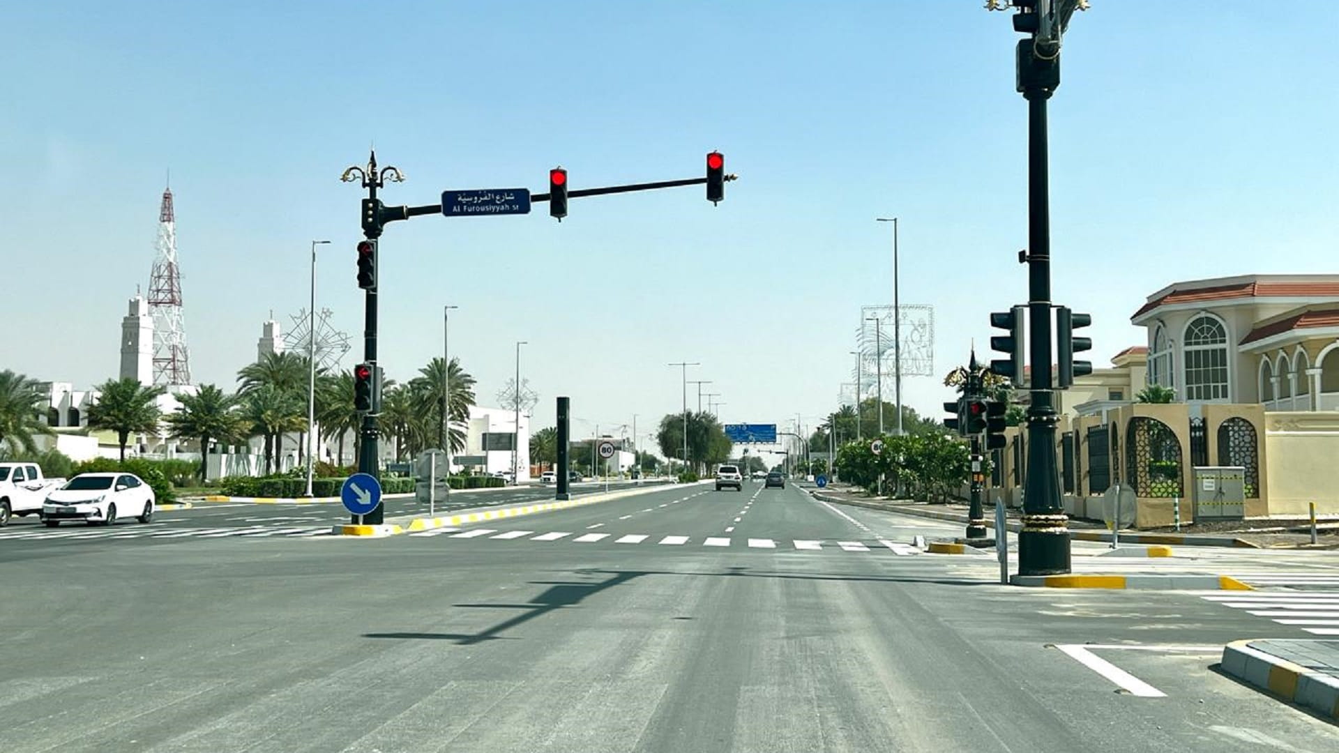 صورة بعنوان: بلدية منطقة الظفرة تنجح في إزالة آثار المنخفض الجوي في زمن قياسي 