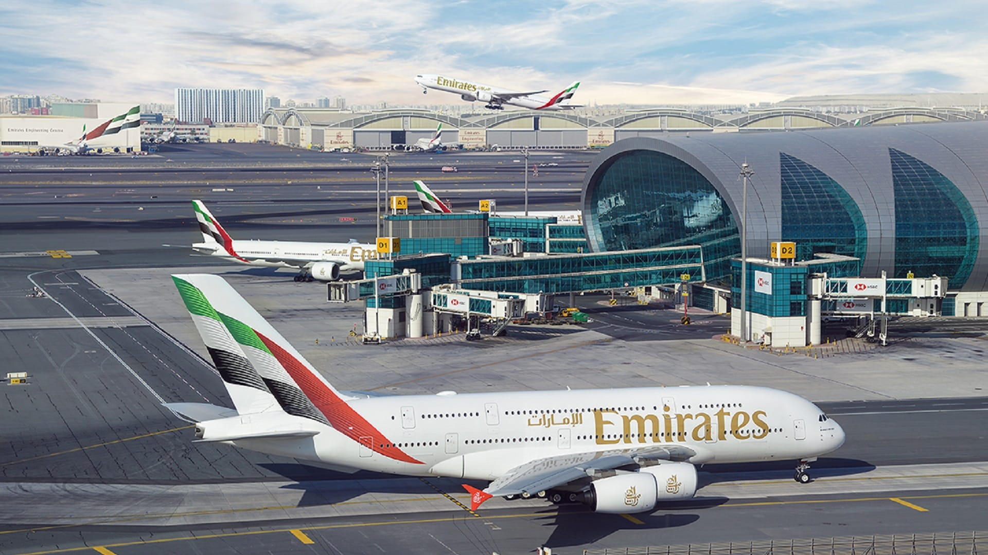 صورة بعنوان: مطارات دبي تطلب من المسافرين عدم التوجه للمطار إلا للضرورة القصوى 