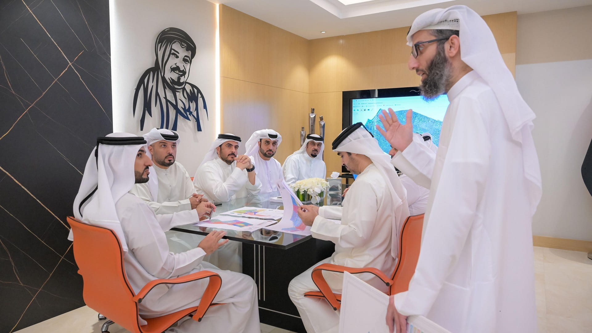 صورة بعنوان: بلدية عجمان تبحث وضع خطة استراتيجية شاملة للبنية التحتية بالإمارة 