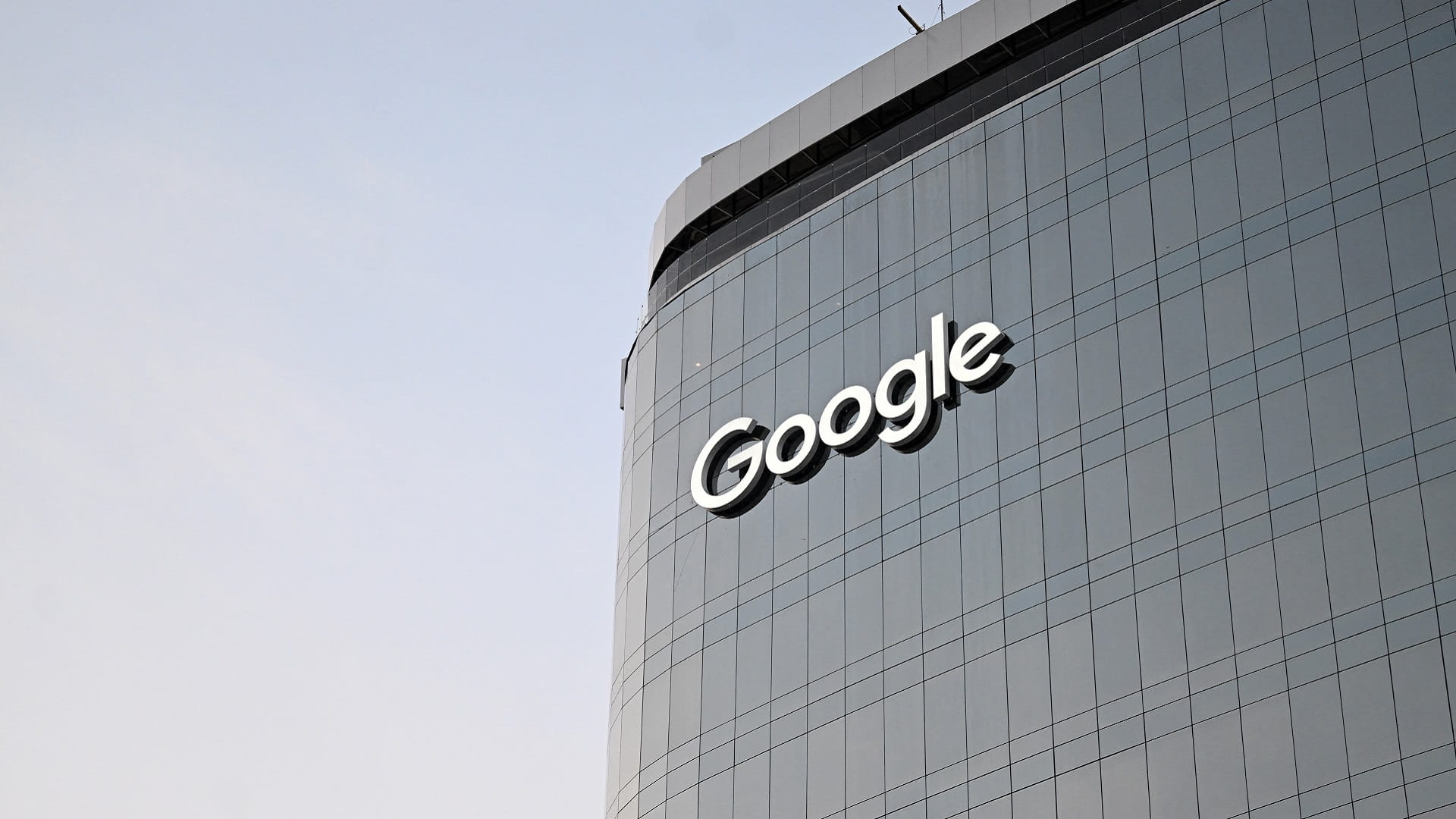 Image for the title: Japan doctors sue Google Maps over 'punching bag' reviews 