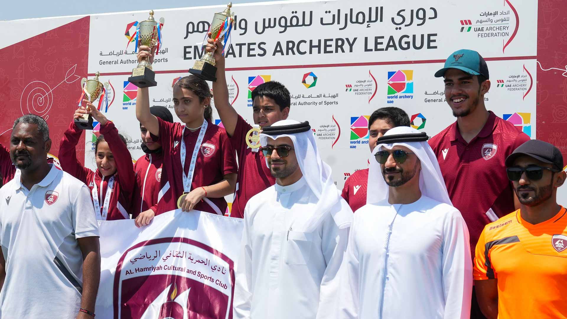 صورة بعنوان: الحمرية يظفر بكأسين لفئة البراعم "ذكور وإناث" 