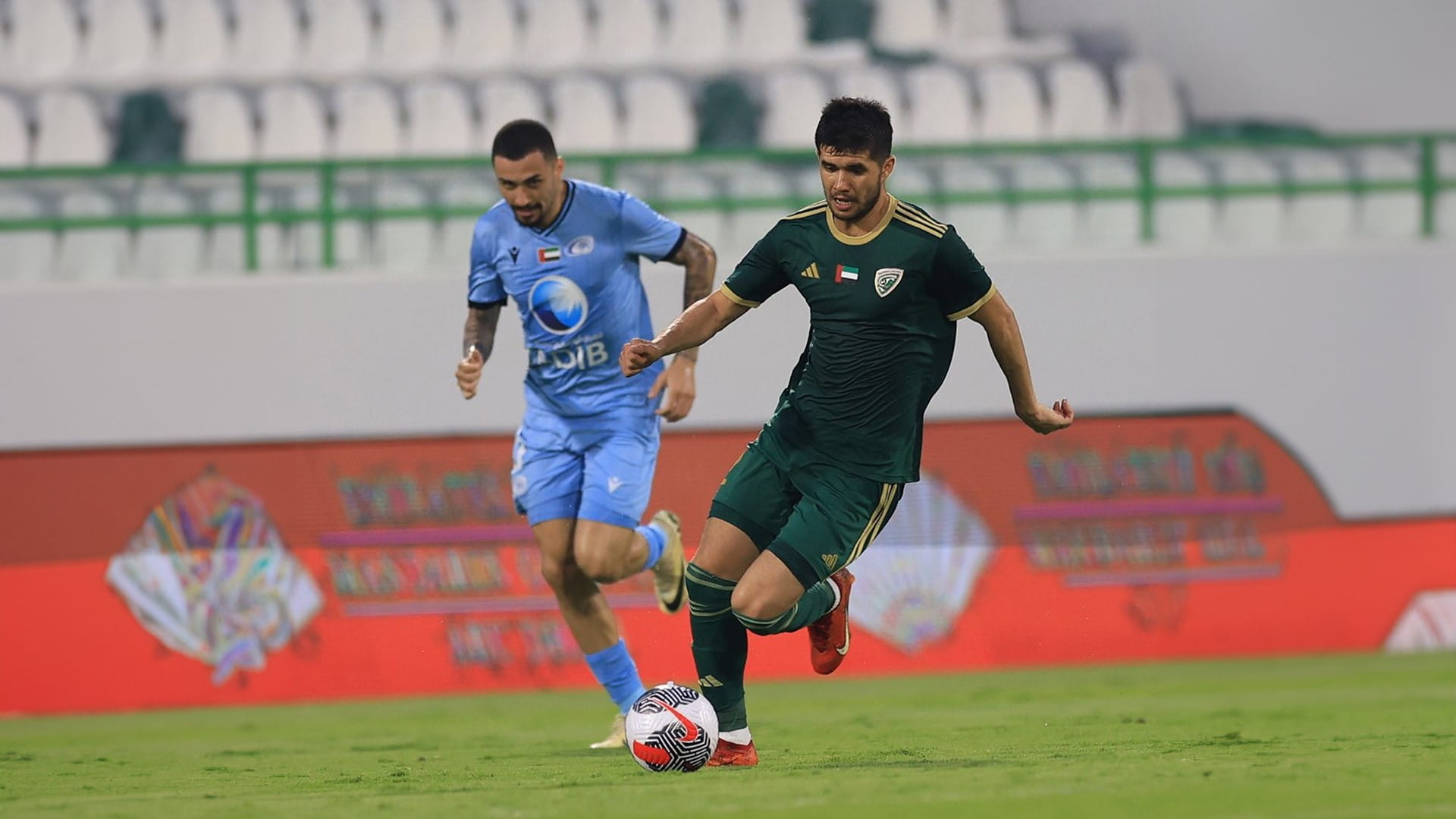 صورة بعنوان: خورفكان يعود للانتصارات بثنائية في مرمى بني ياس في دوري أدنوك 