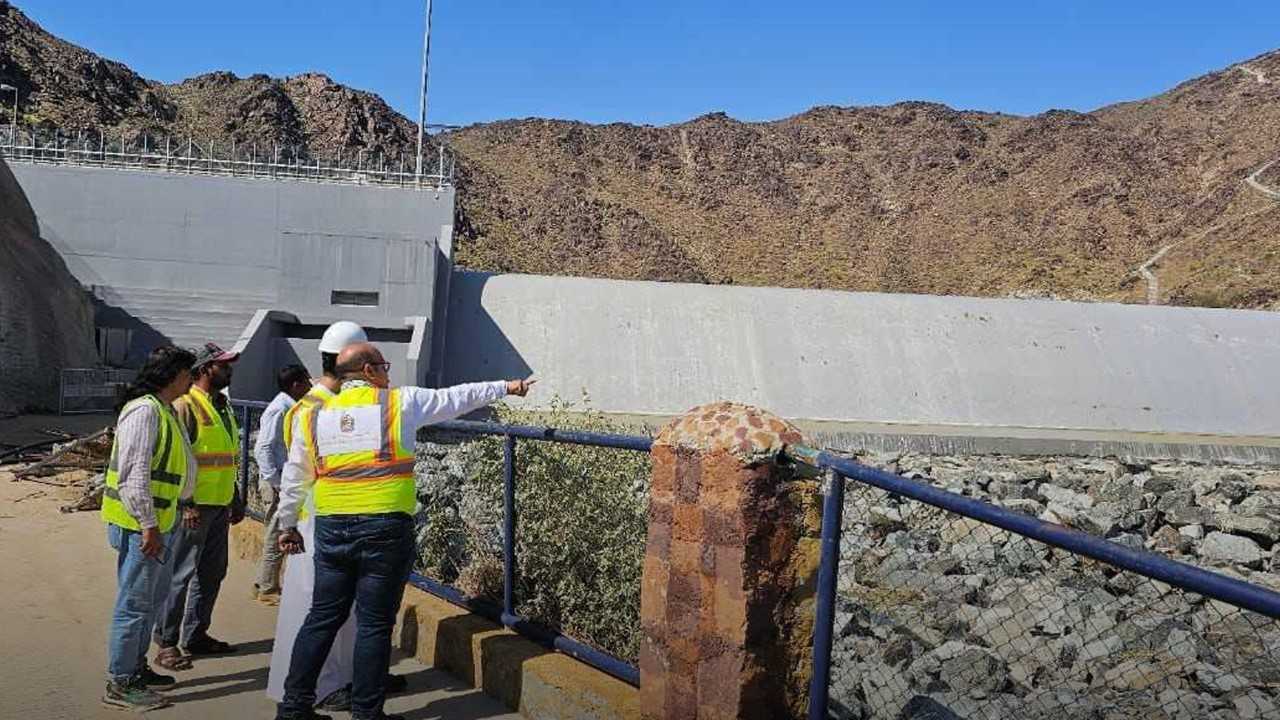 صورة بعنوان: البنية التحتية:الإمارات أثبتت كفاءتها في التعامل مع الحالة الجوية 