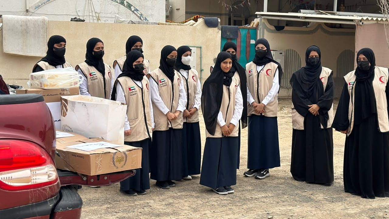 Image for the title: A Hilal School aids weather-affected households in Al Dhaid 
