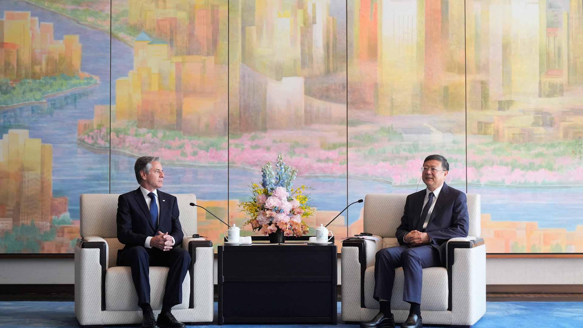 صورة بعنوان: في ثاني زيارة للصين..بلينكن يلتقي زعيم الحزب الشيوعي تشين بشنغهاي 