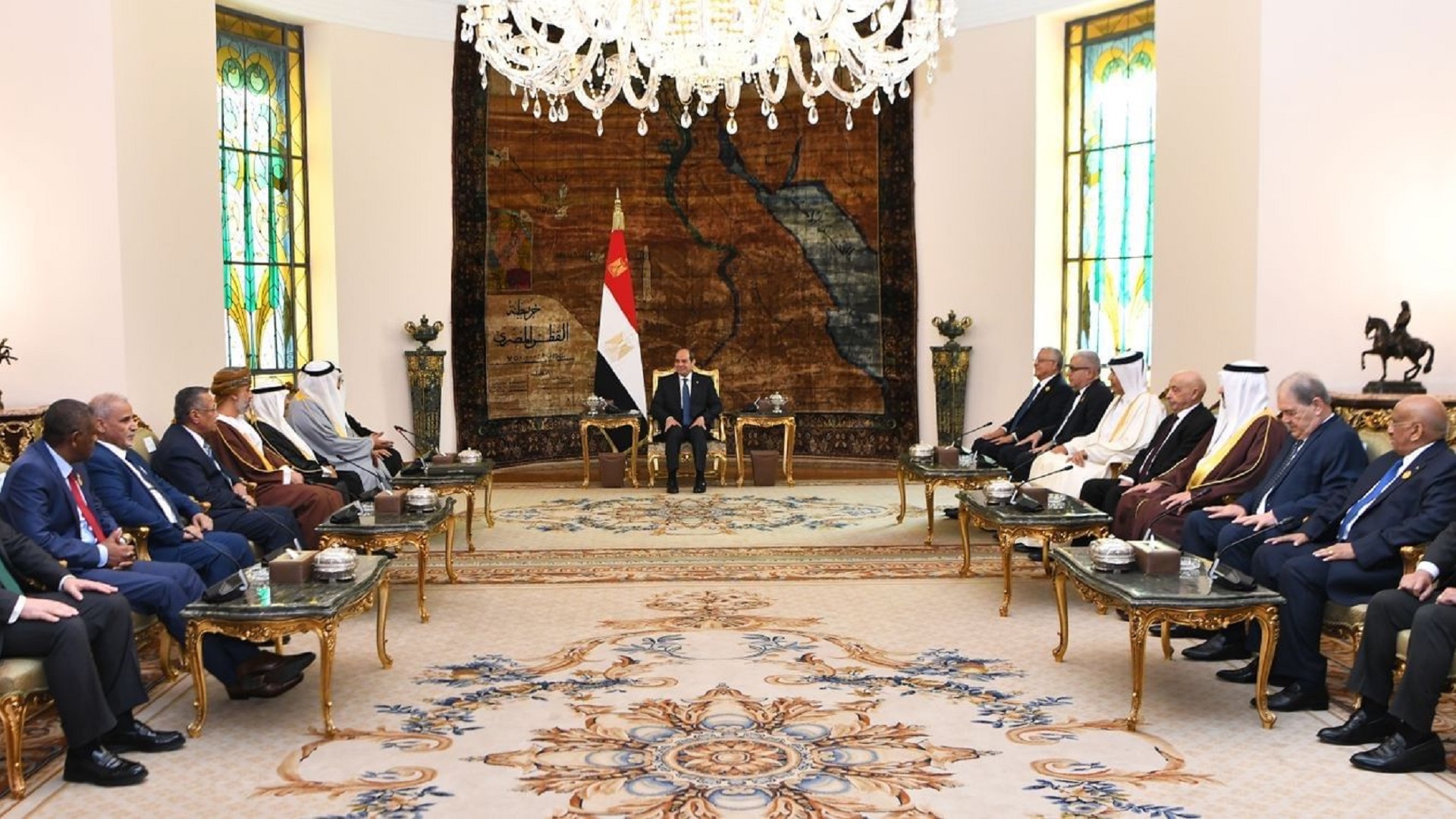 صورة بعنوان: رئيس مصر يؤكد دور المجالس والبرلمانات بدفع مسيرة التكامل العربي 