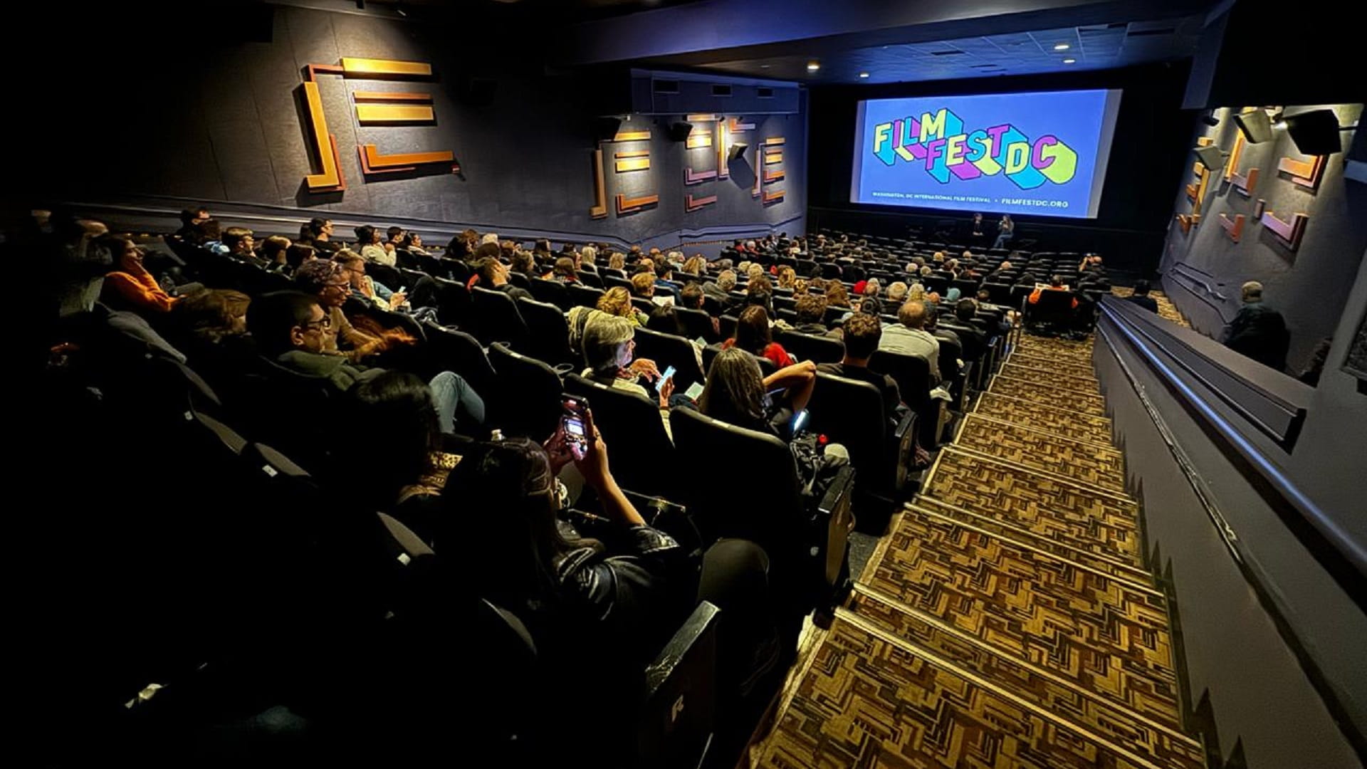 صورة بعنوان: "الهلال للمشاريع" تحتفي بعقد من التعاون مع مهرجان "مشاهد عربية" 