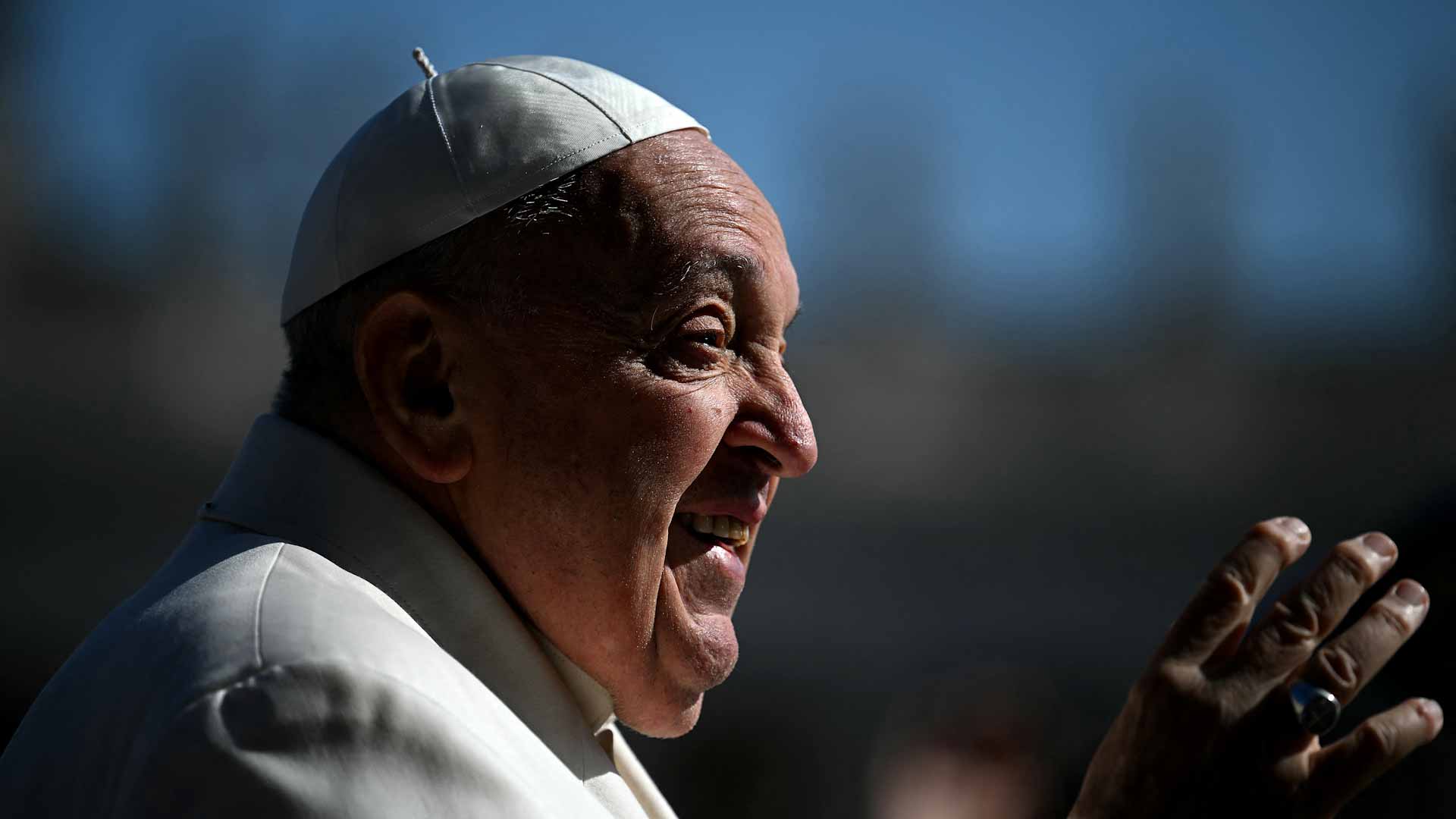 Image for the title: Pope heads to Venice in first trip for months 