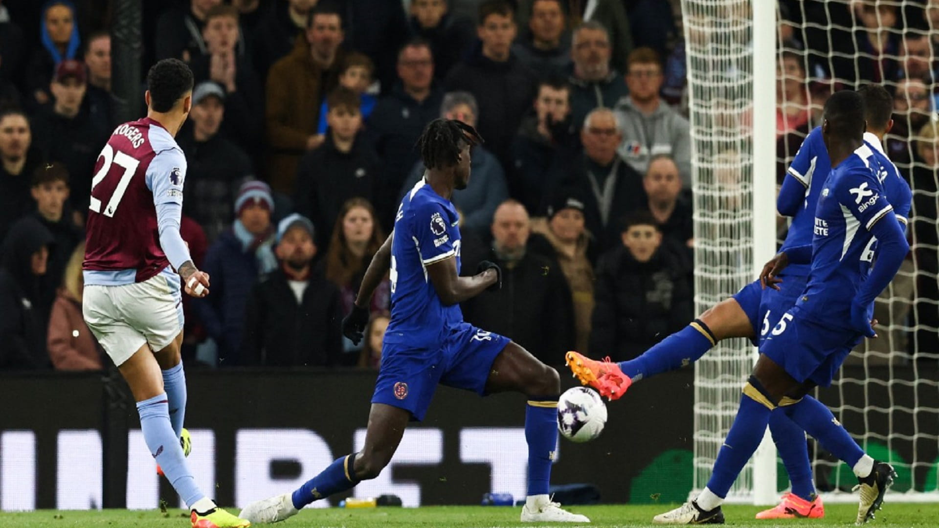 صورة بعنوان: تشيلسي يفرض التعادل على أستون فيلا في الدوري الإنجليزي 