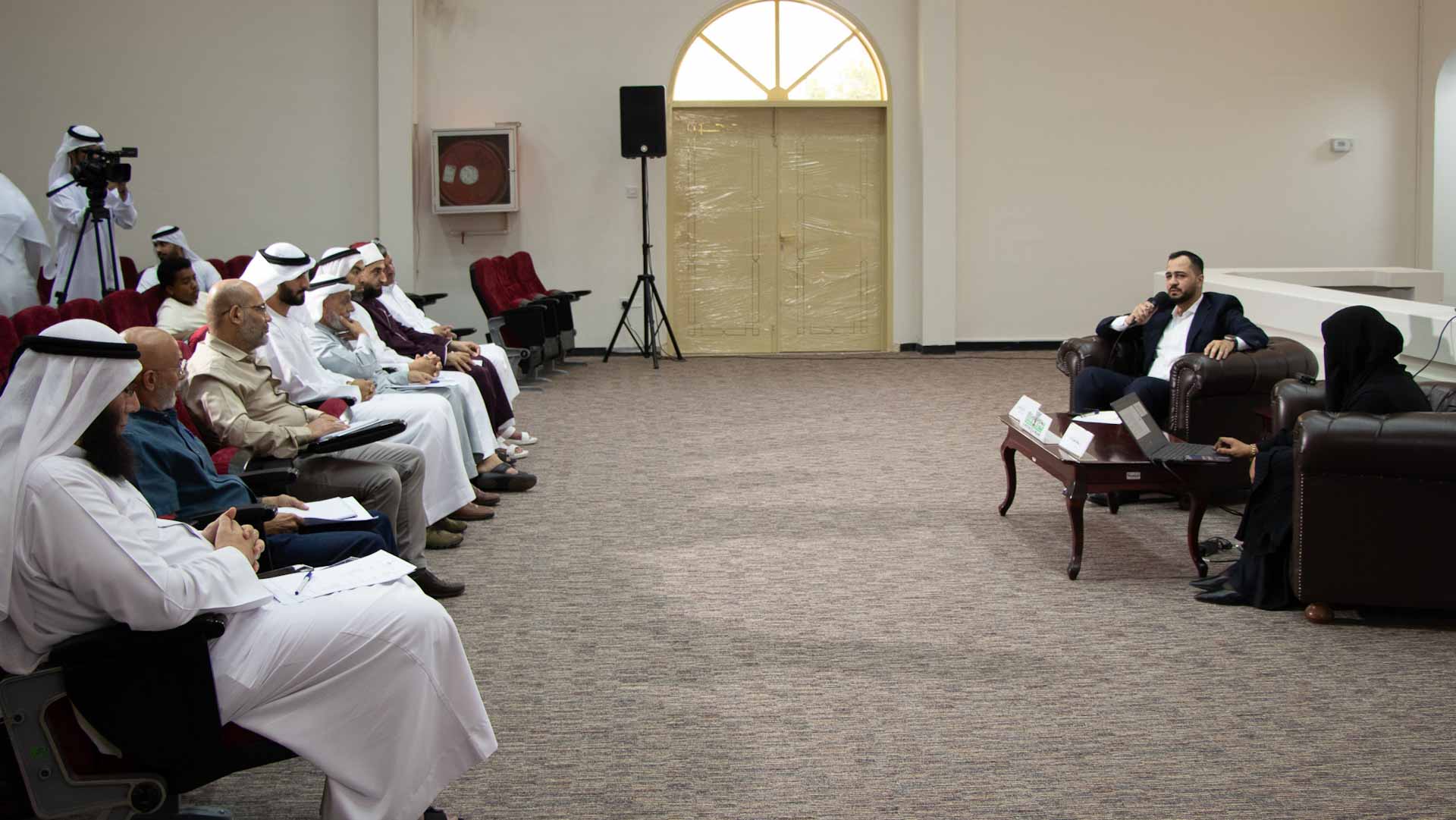 Image for the title: Sharjah Islamic Forum Spotlights Al-Muarrij's Legacy 