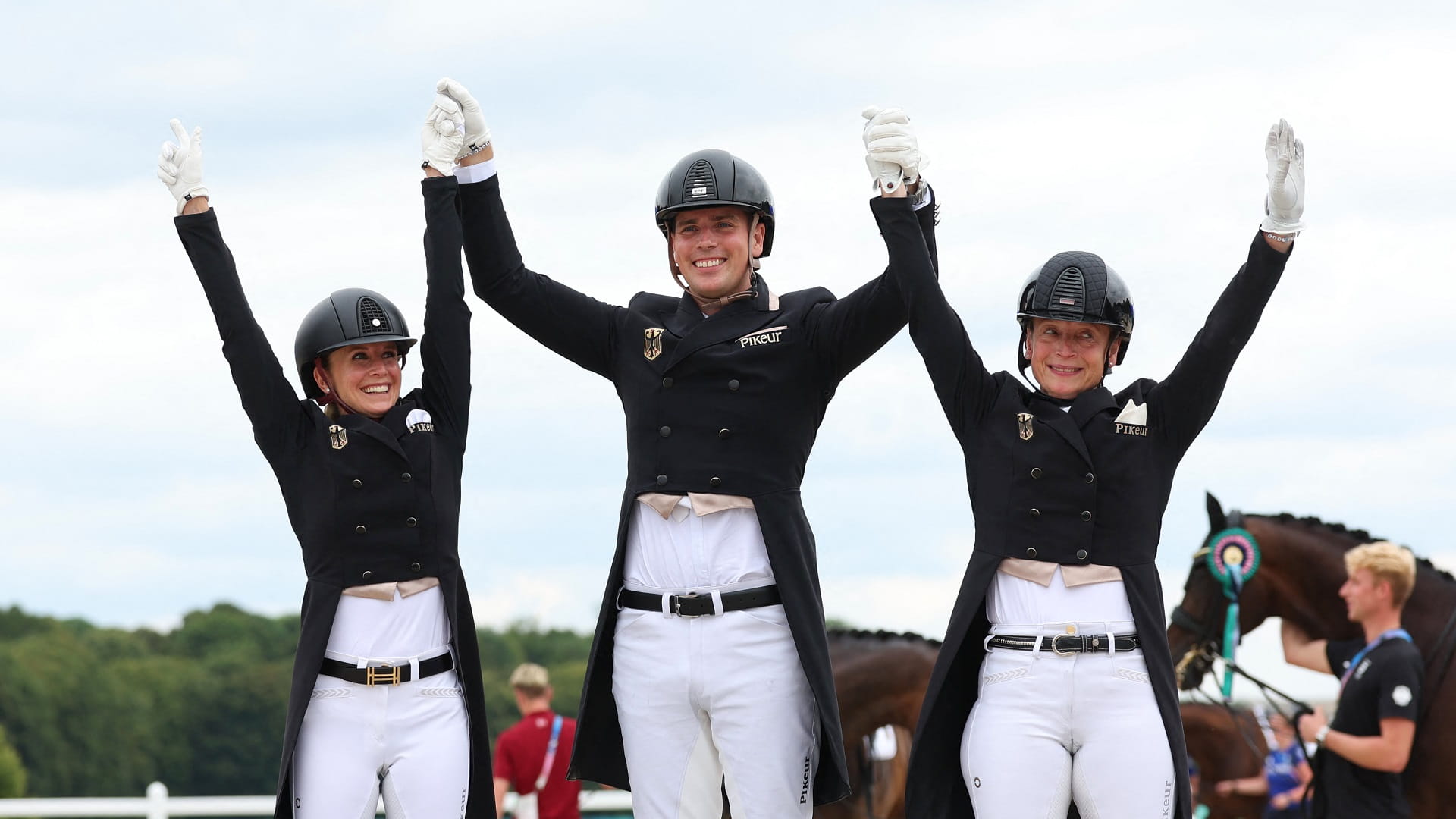 صورة بعنوان: ألمانيا تتوج بالميدالية الذهبية بمنافسات الترويض بأولمبياد باريس 