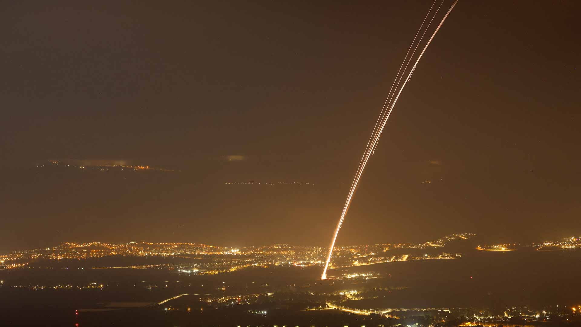 Image for the title: UK govt tells British nationals in Lebanon to 'leave now' 