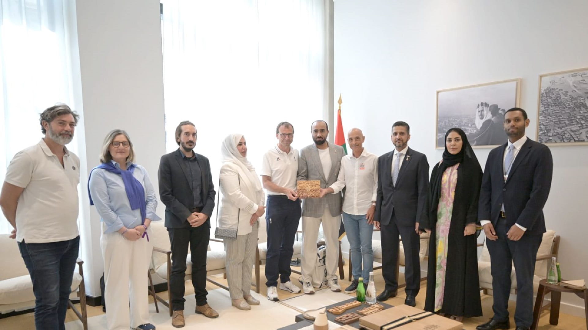 صورة بعنوان: بحث آفاق التعاون بين الاتحادين الإماراتي والفرنسي للدراجات 