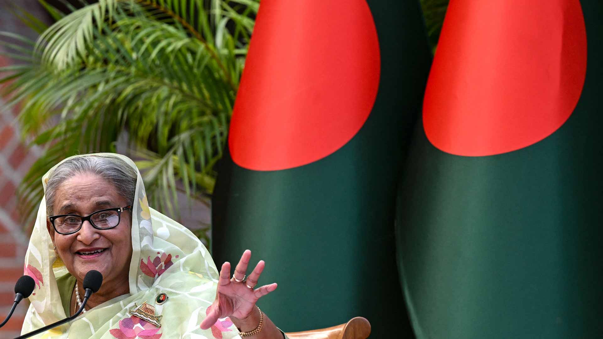 صورة بعنوان: وسط احتجاجات عارمة..رئيسة وزراء بنغلادش تستقيل وتغادر البلاد 