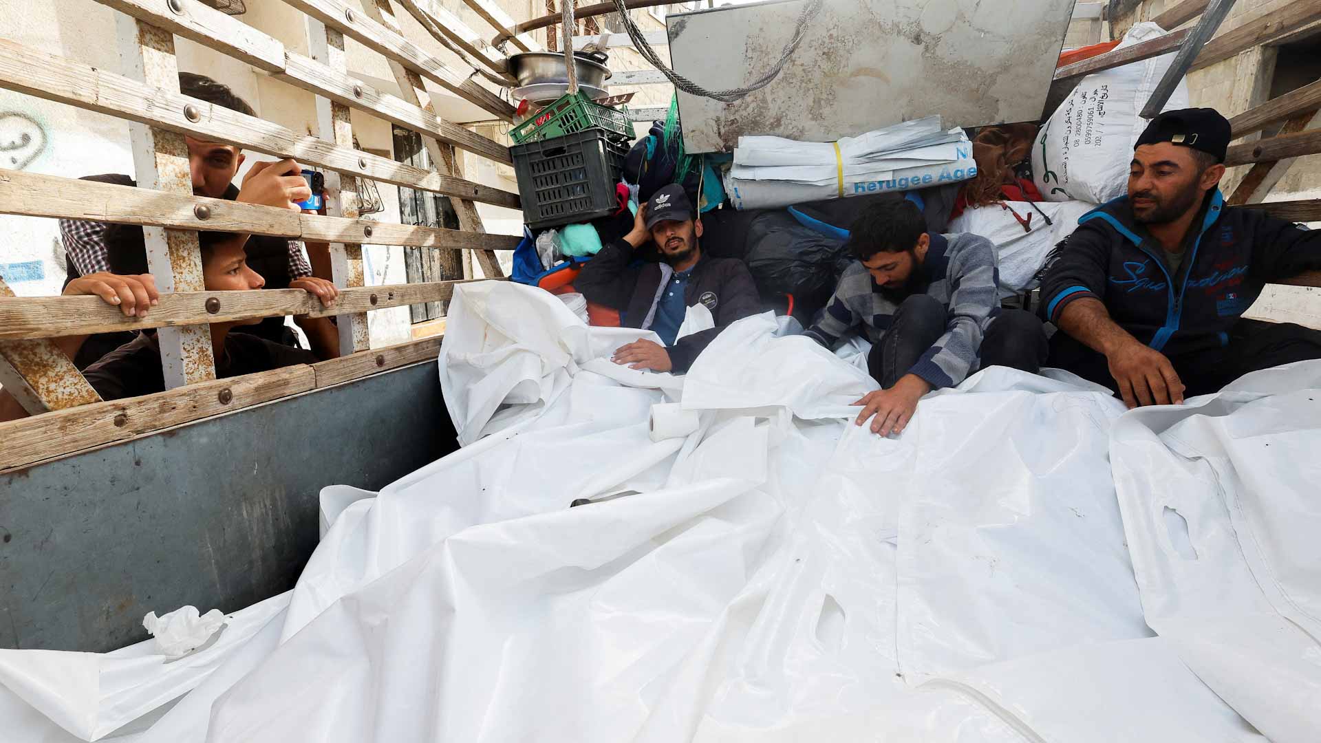 صورة بعنوان: في غزة..عدد ضحايا الهجوم الإسرائيلي منذ 7 أكتوبر يرتفع إلى 39623 