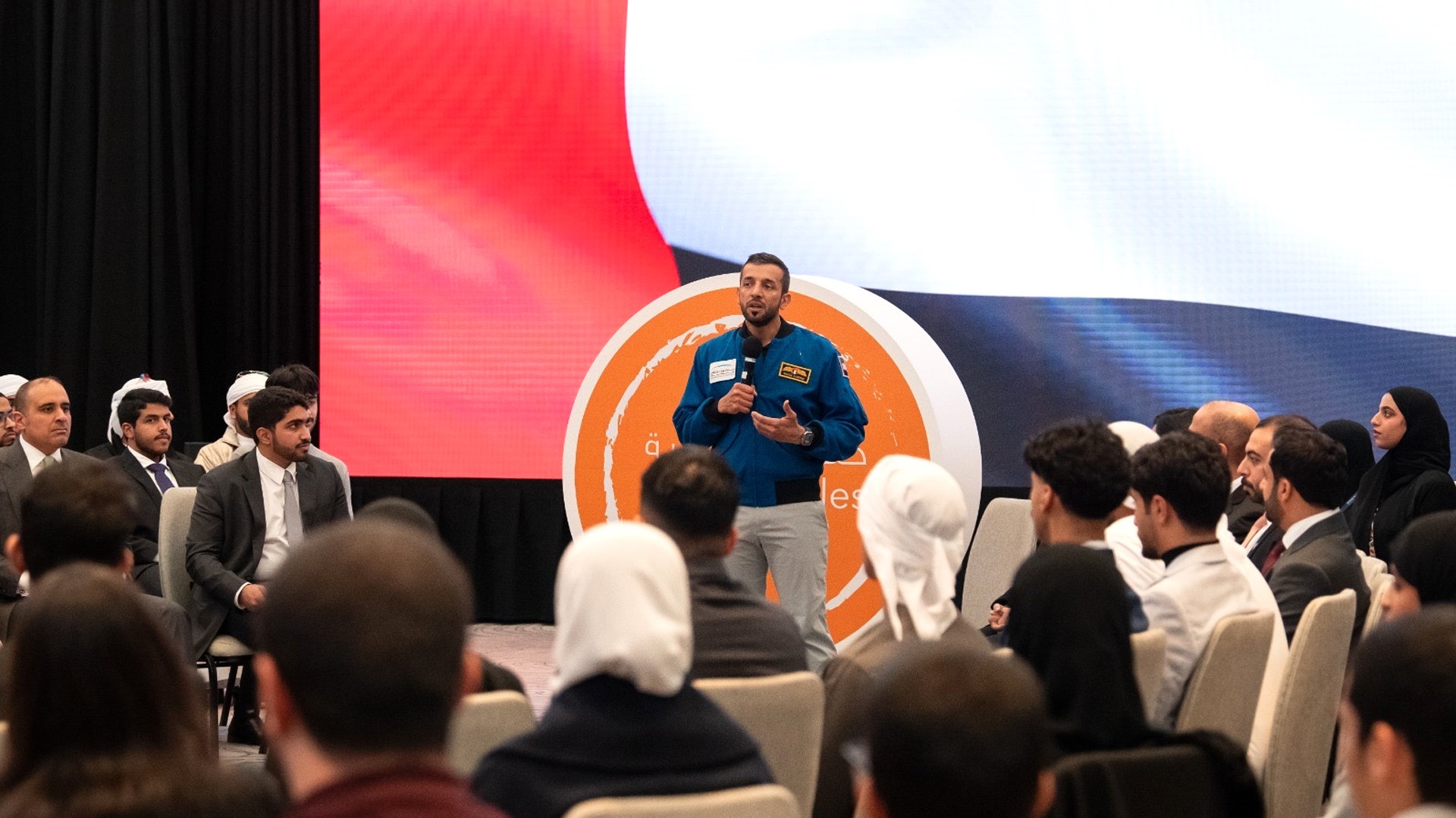 صورة بعنوان: سلطان النيادي: تمكين المبتعثين من صميم إستراتيجيتنا الوطنية 