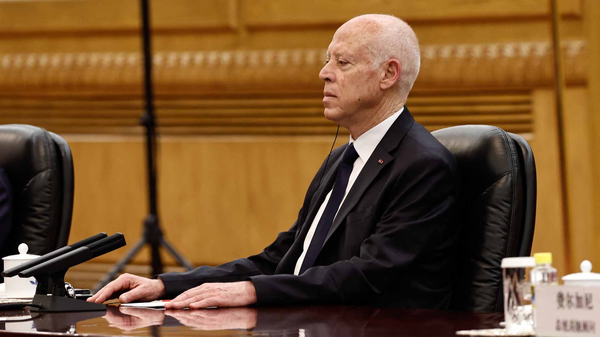 صورة بعنوان: وسط استياء شعبي.. قيس سعيد يقيل رئيس الوزراء أحمد الحشاني 