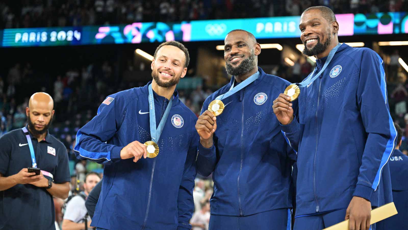 صورة بعنوان: منتخب أميركا يتوج بذهبية السلة رجال في أولمبياد باريس 