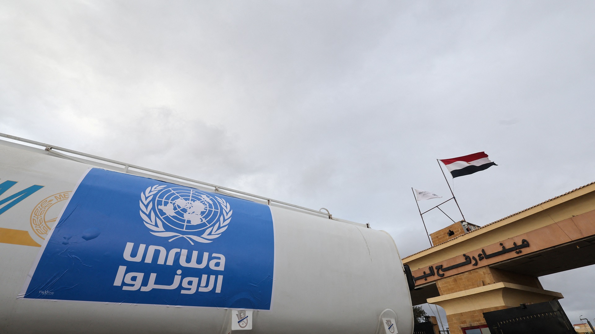 صورة بعنوان: "الأونروا": نزوح 75 ألف شخص خلال أيام في جنوب غرب غزة 